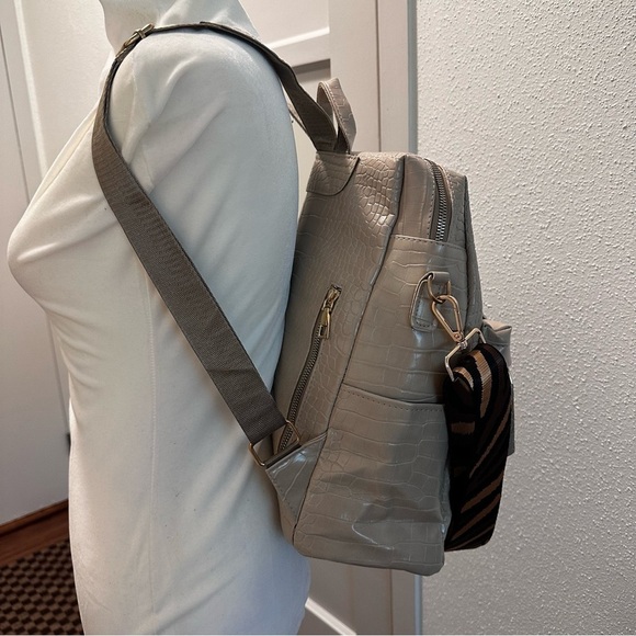 Faux Leather Croco Embossed Convertible Shoulder Bag Backpack Cream Beige - Picture 10 of 15